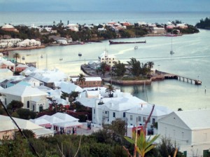 Harbor of Town of St. George, Bermuda, 2006. Photo by Aodhdubh at English Wikipedia. CC BY 2.5, https://creativecommons.org/licenses/by/2.5/.