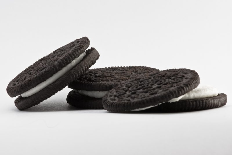 What better way to illustrate the idea of the "middle" than the classic Oreo sandwich cookie? Image courtesy Kelly Bailey via Wikimedia Commons