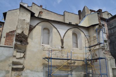 Remains of the Golden Rose synagogue, 2016. Photo credit: Jonathan Schaffer