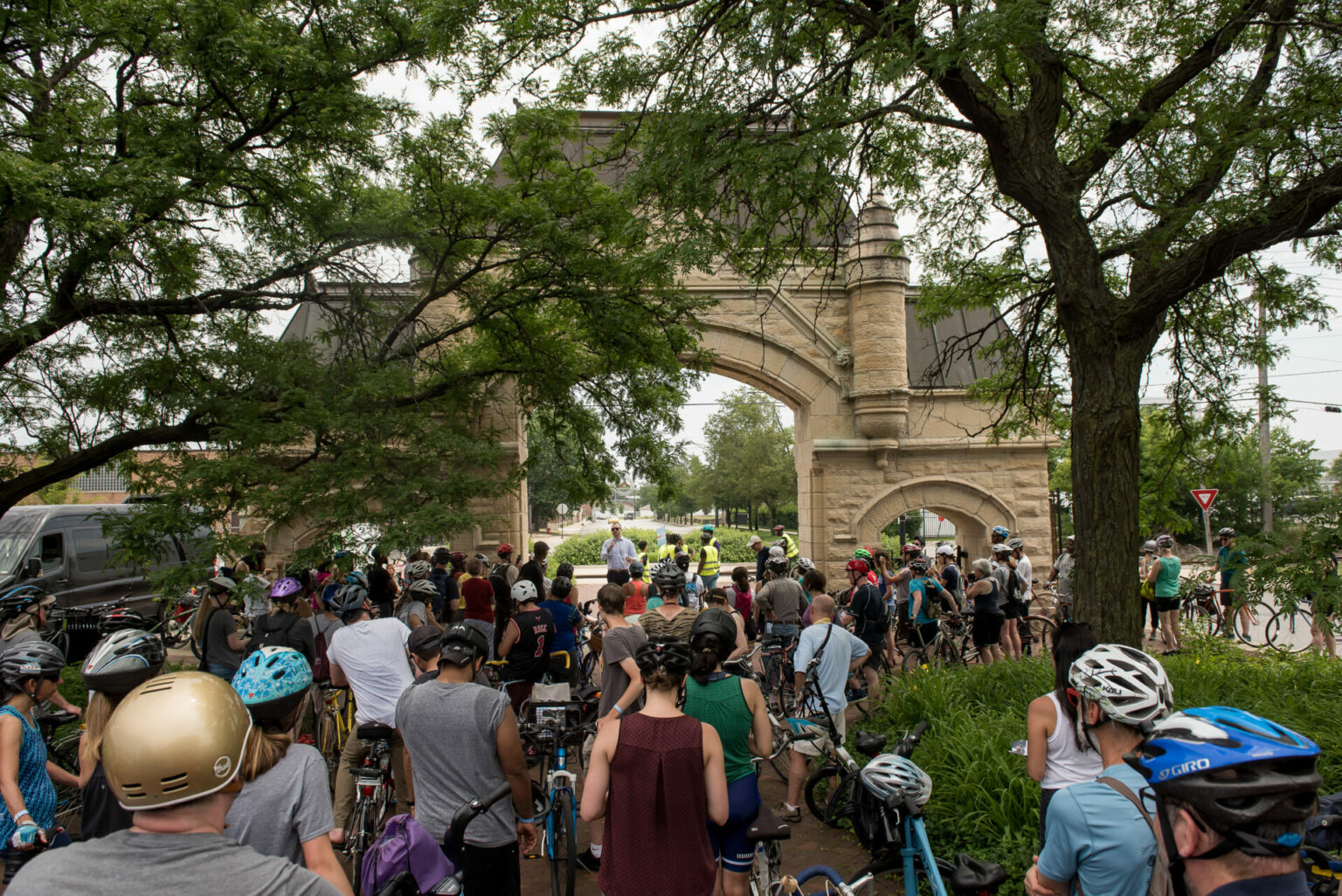 Riding the 1919 Chicago Race riots: biking across divides to confront ...
